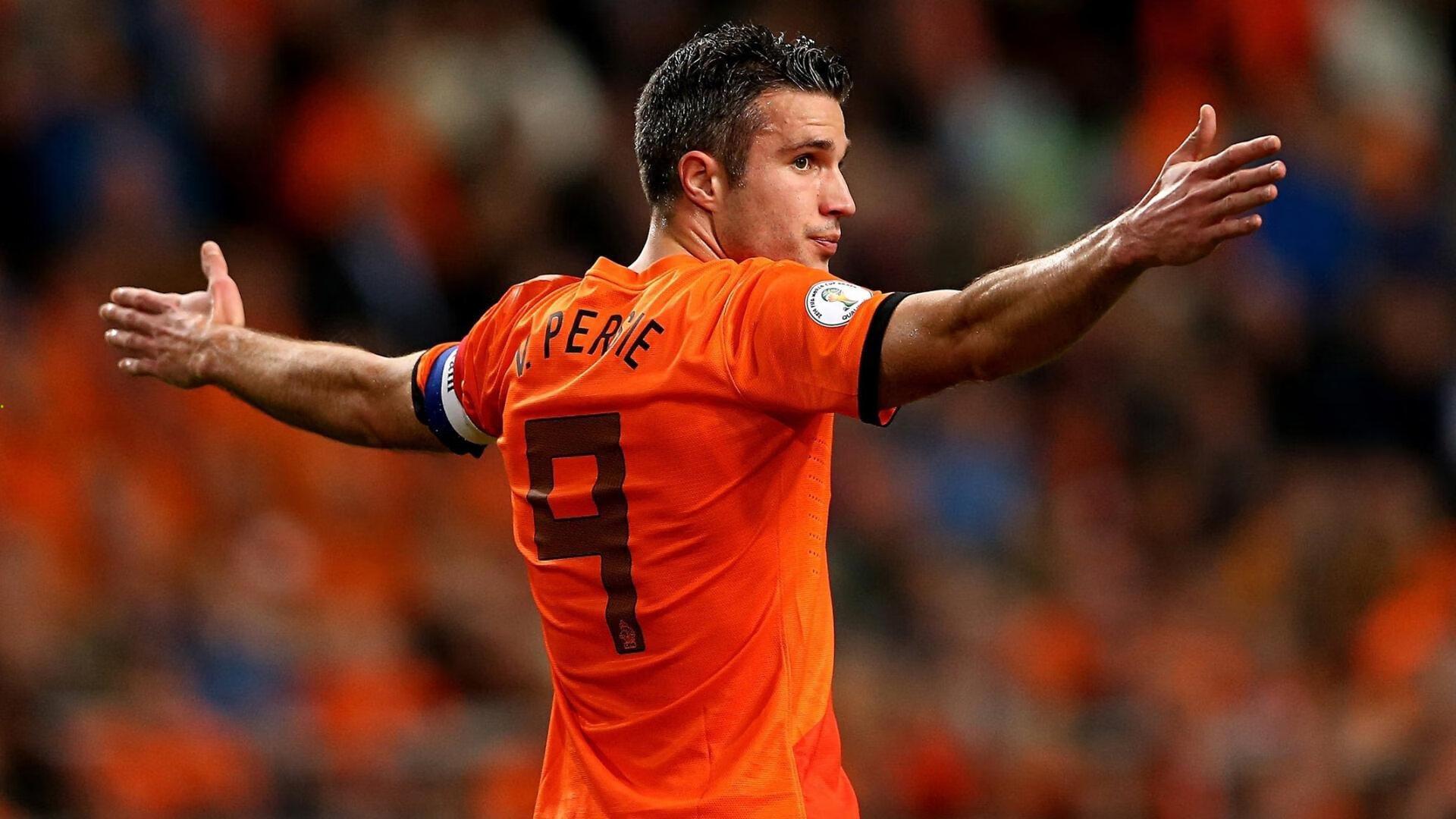 激情对决!同城德比战引爆球迷狂热,主队险胜客队捍卫荣耀